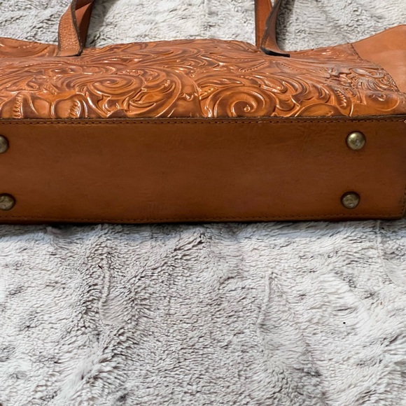 Patricia Nash Tooled Leather tote/purse. - Picture 5 of 5